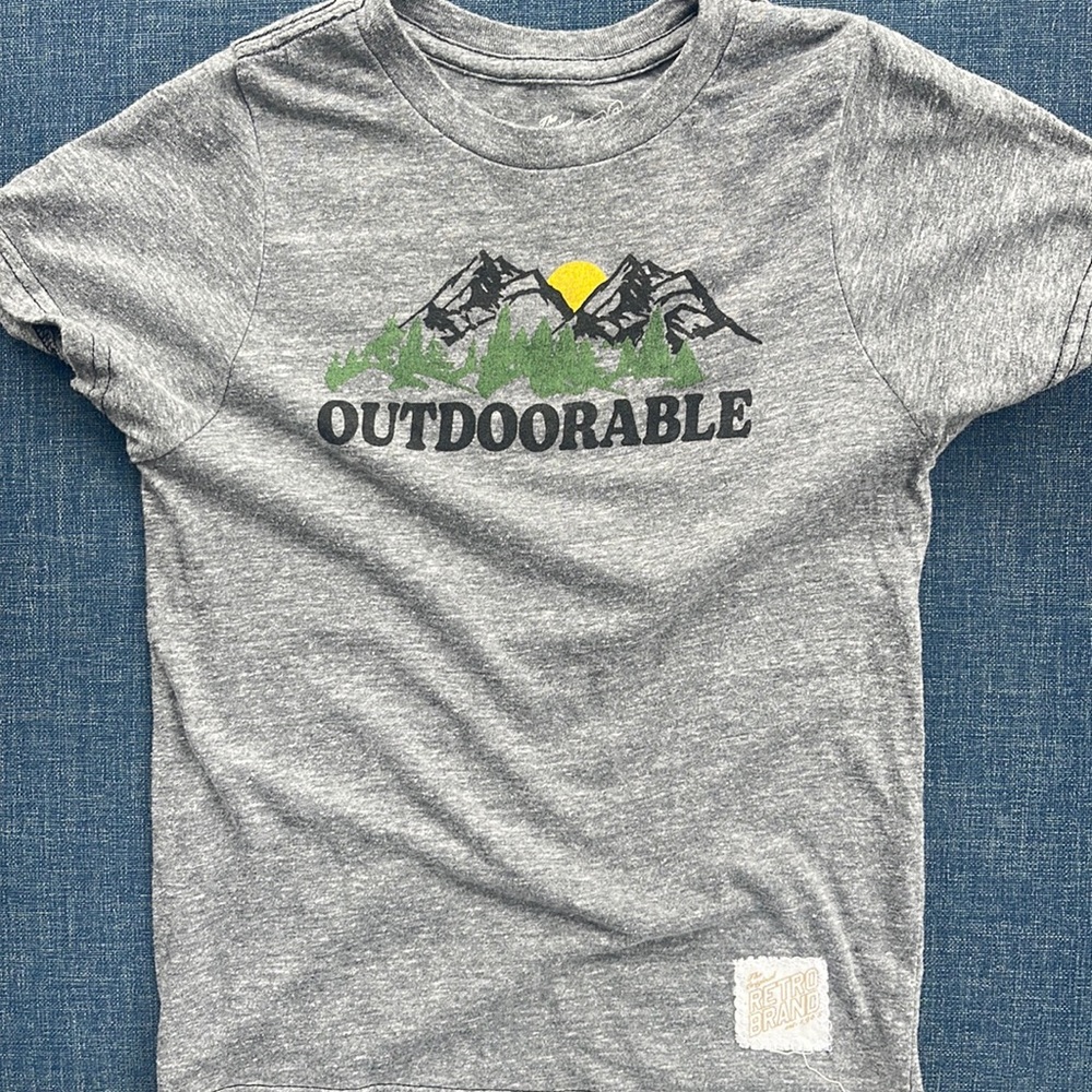 Kids size 7 Retro Brand OUTDOORABLE 🏔️ tshirt